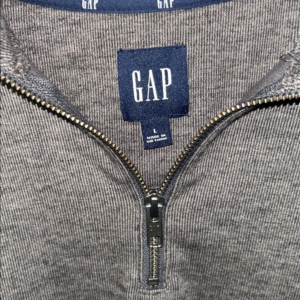 GAP men’s Heather Gray Half-Zip Sweater. Large - Picture 2 of 6